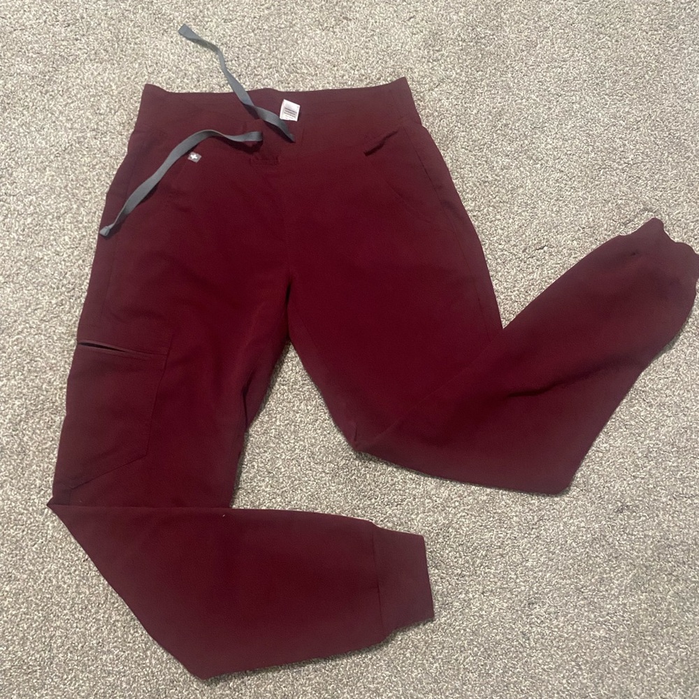 FIGS Women’s Zamora Jogger Scrub Pants